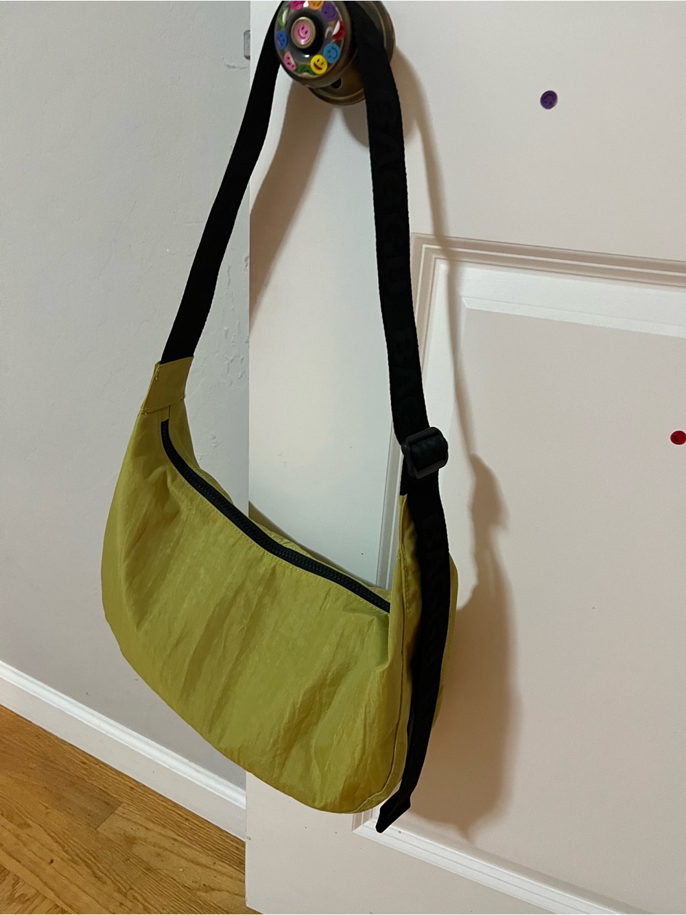Baggu Medium Crescent Bag Lemongrass - Picture 4 of 6